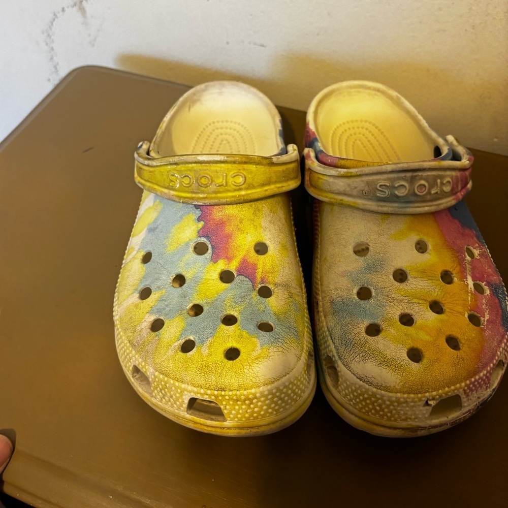 Crocs tie-dye 5/7